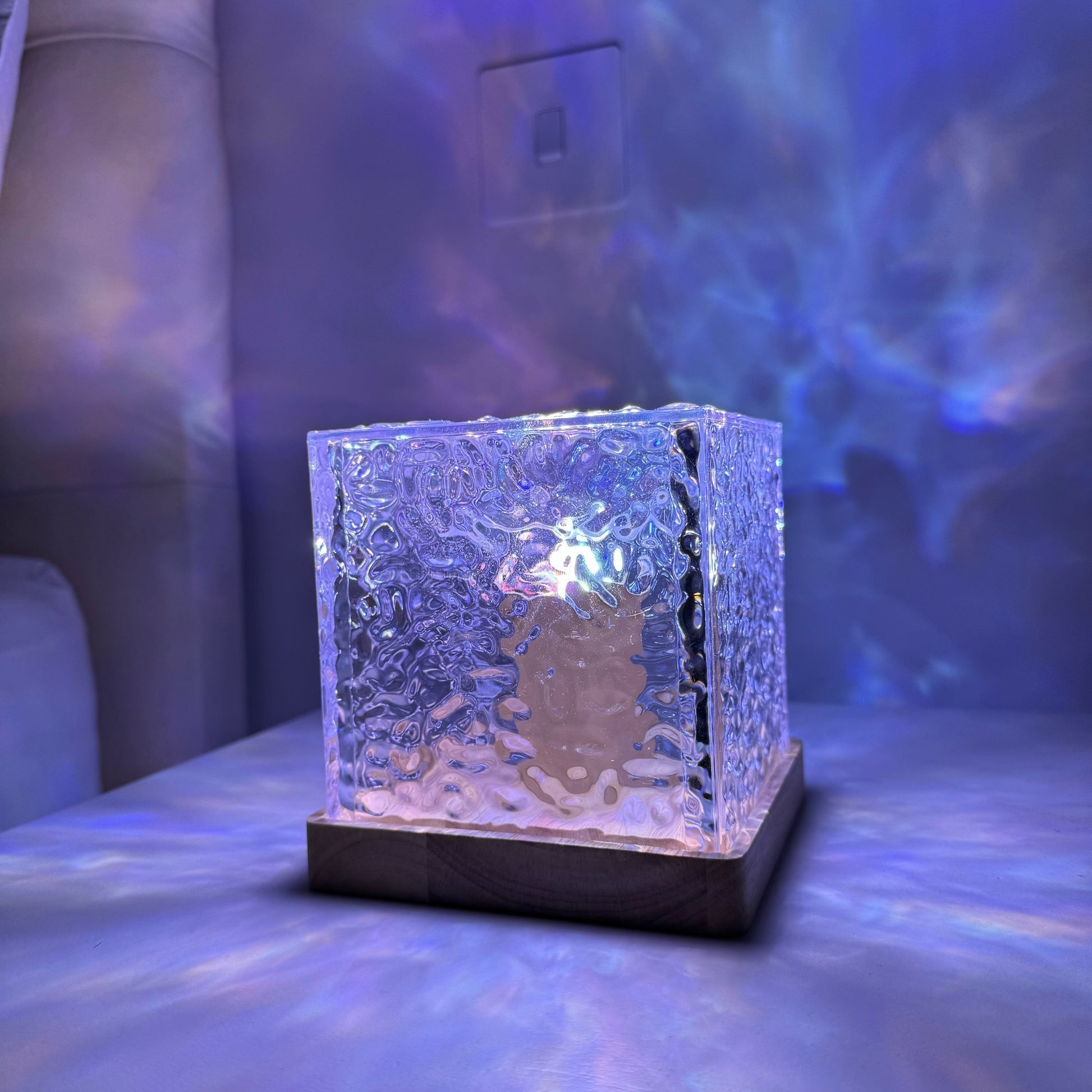 Borealis Cube | Table Lamp with Northern Lights Effect & 16 Colors | Elegant Wooden Base for Ambient Lighting 8