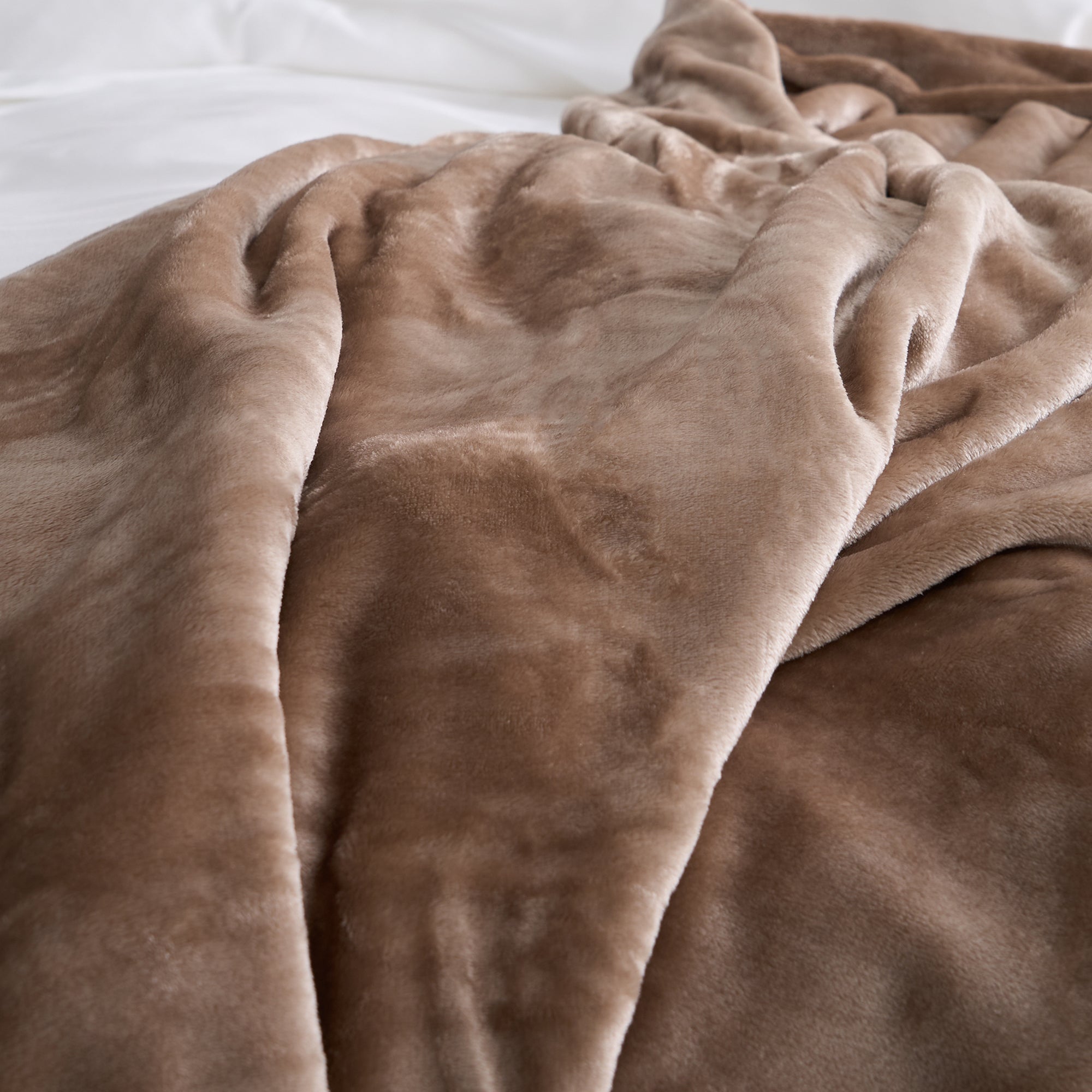 Chic Velvet Flannel Blanket | Ultra-Soft Fabric for Cozy Comfort All Seasons 6