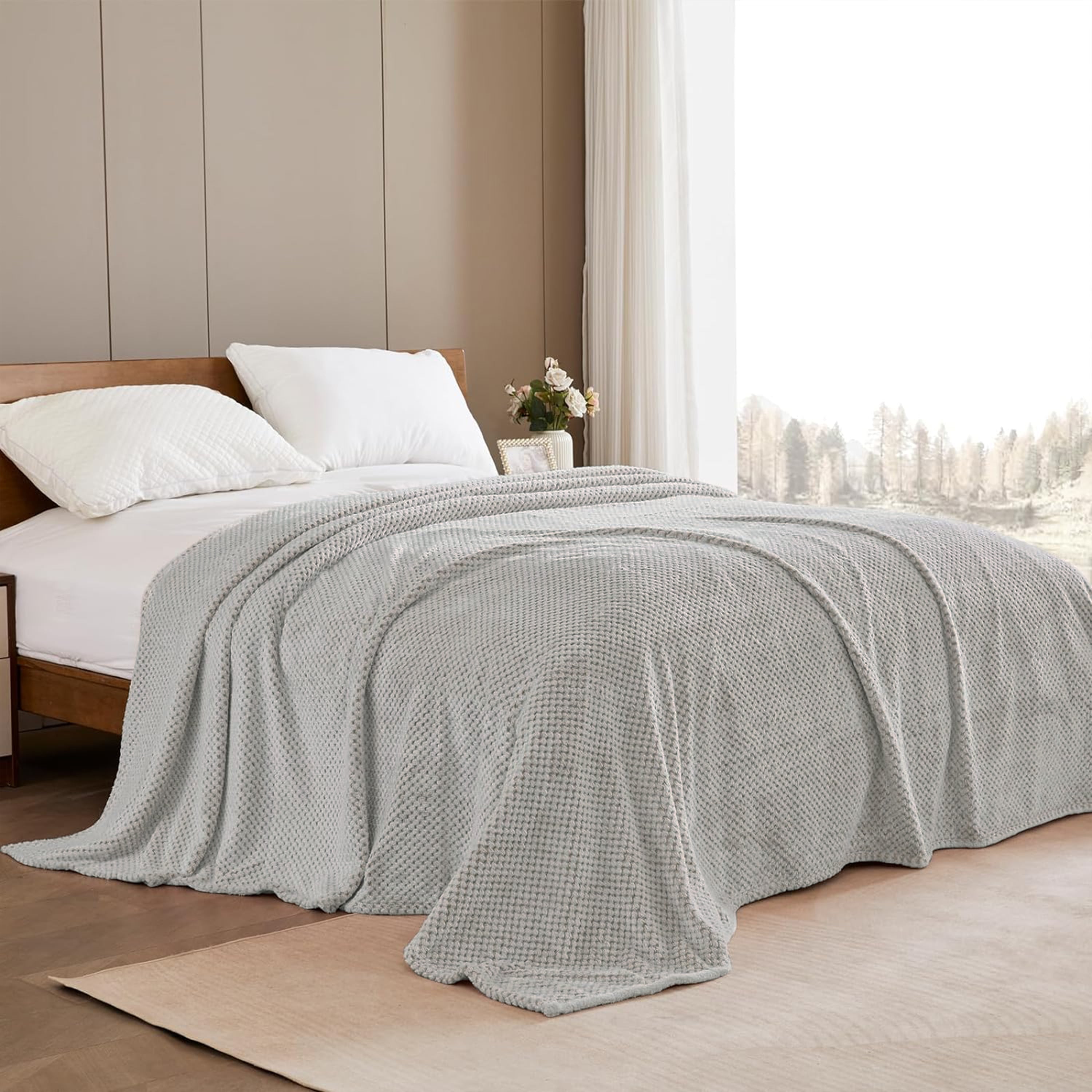 Cozy Fleece Blanket | Ultra-Soft Microfiber Throw Blanket for Comfort and Versatility 1