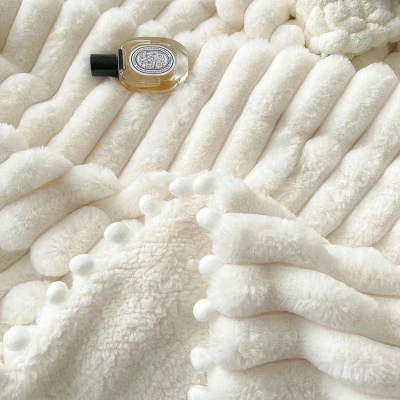Eila | Faux Lamb's Wool Throw Blanket with Luxurious Softness | Cozy Warmth for Autumn & Winter 4