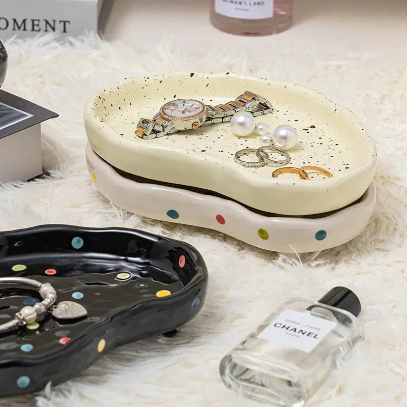 Elegant Ceramic Jewelry Tray with Minimalist Design for Organized Storage 5