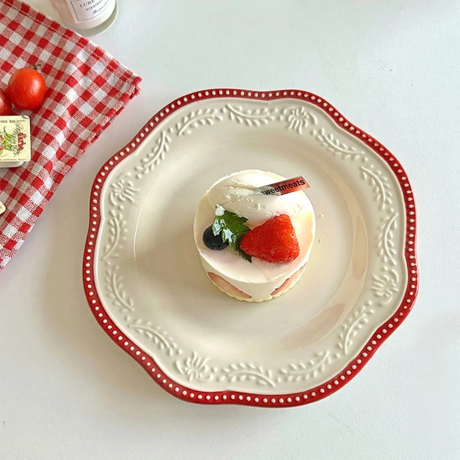 Elegant Ceramic Serving Plate with Lace Relief Design | Scalloped Edges for Sophisticated Dining 3