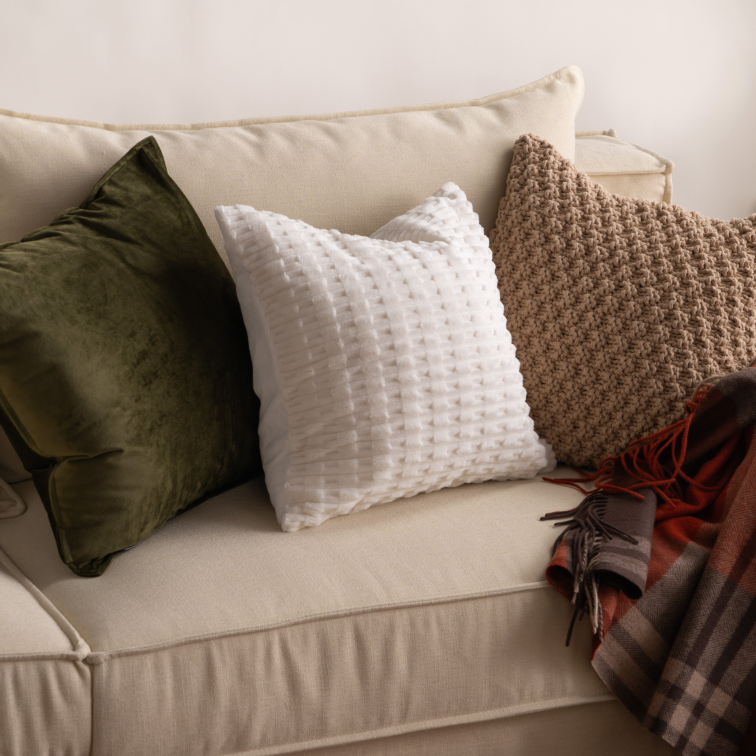 Elegant Faux Fur Pillow Covers Set with Hidden Zipper | Soft and Durable for Luxurious Home Decor 2