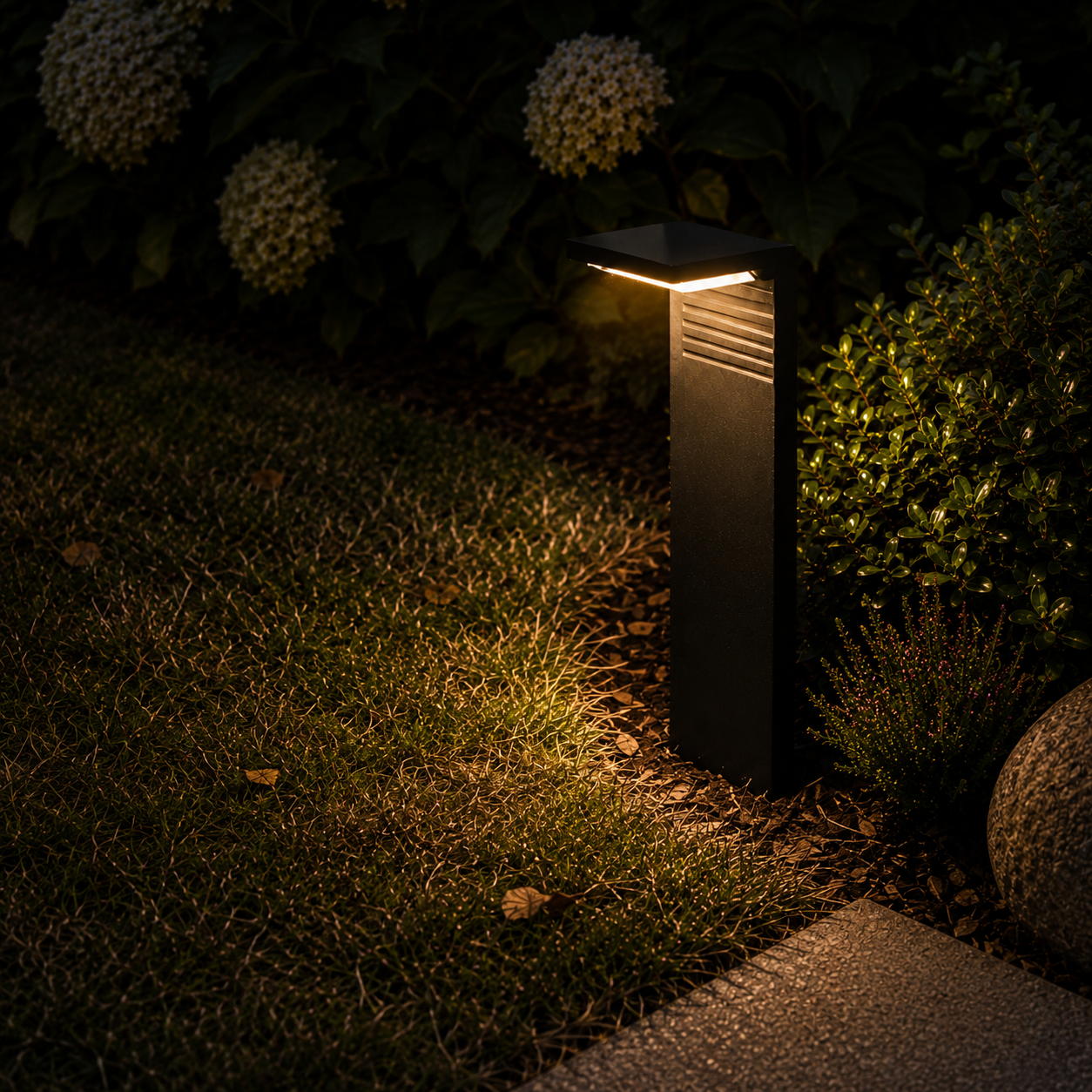 Close-up of the Ecca Solar Garden Lamp's weatherproof design