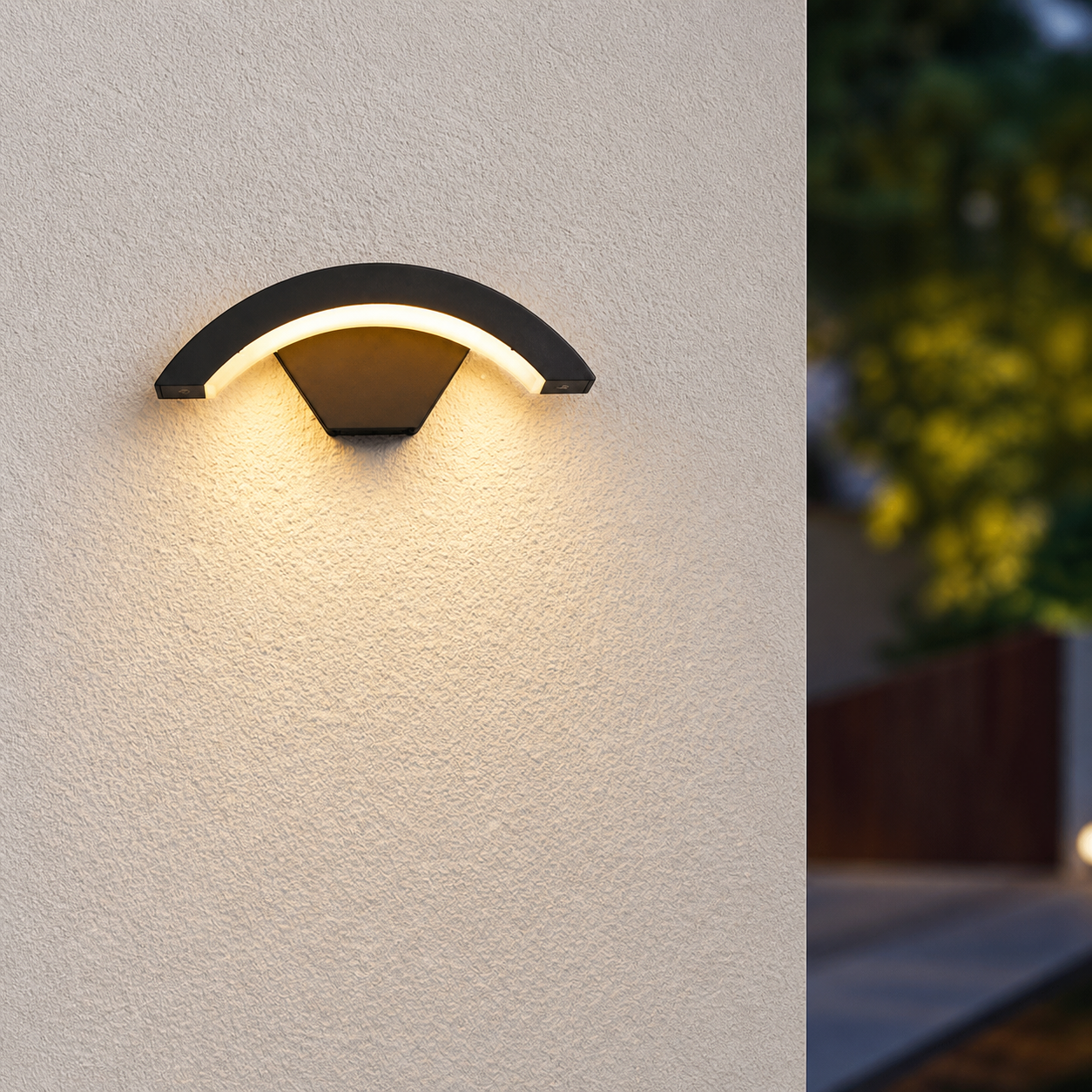 Krui Nordic Outdoor Wall Lamp in Steady mode mounted on an exterior wall