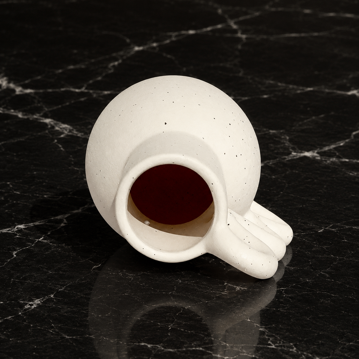 Nuru Vase's classic water-pourer silhouette shown from the side