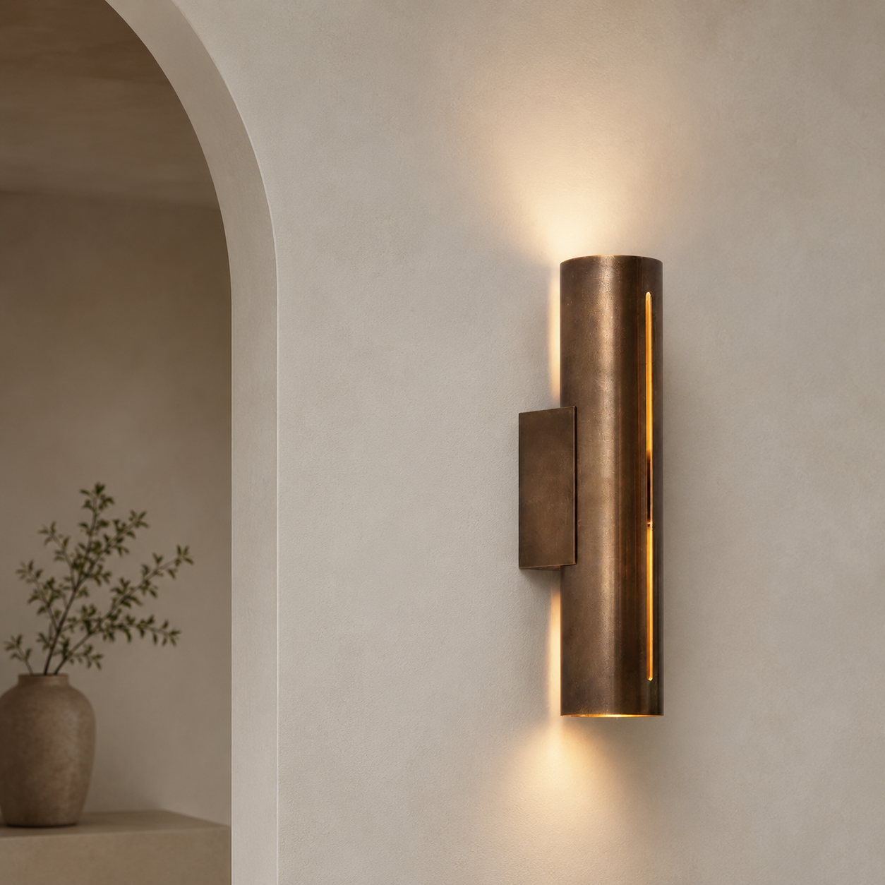 Rio wall light side profile view