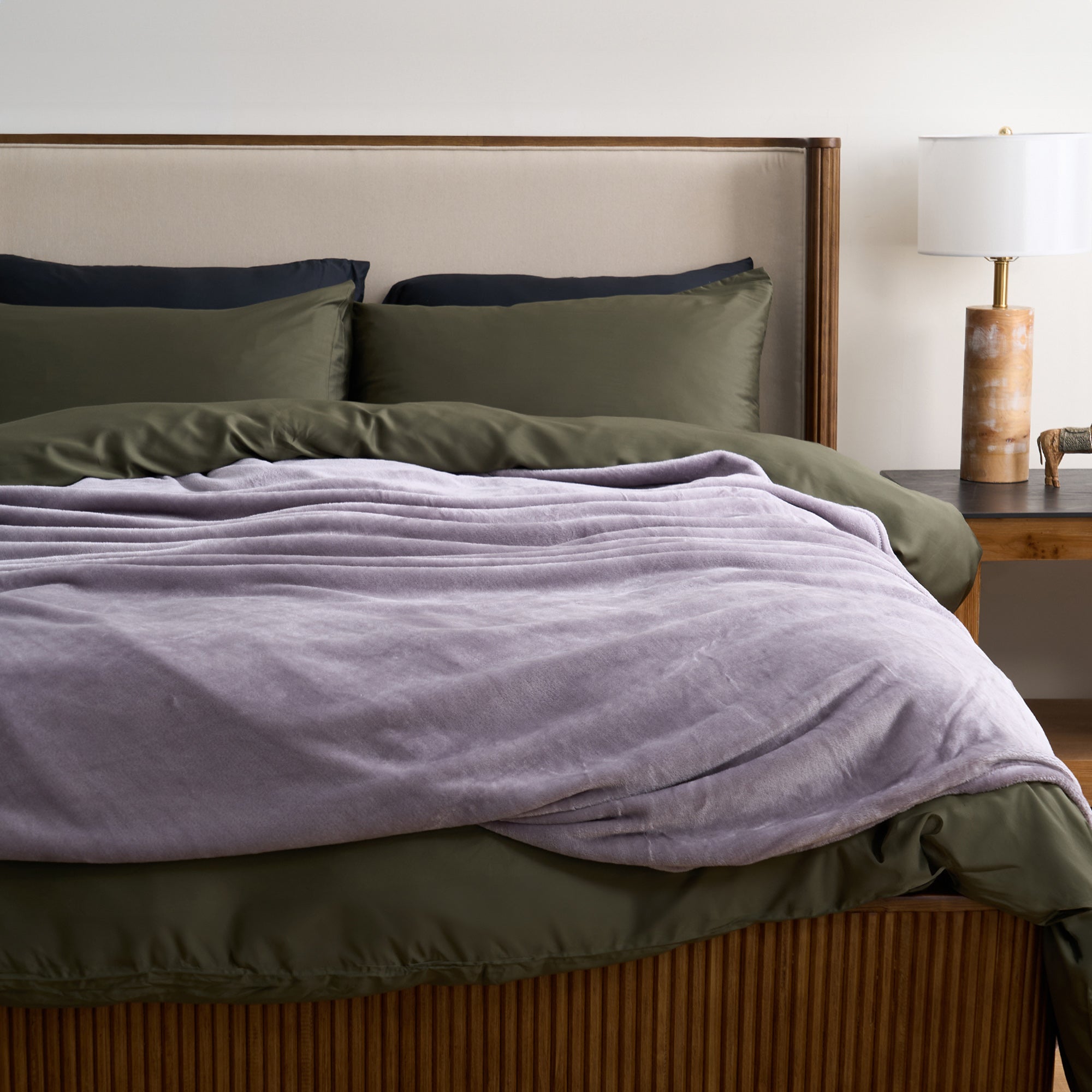 Chic Velvet Flannel Blanket | Ultra-Soft Fabric for Cozy Comfort All Seasons 1