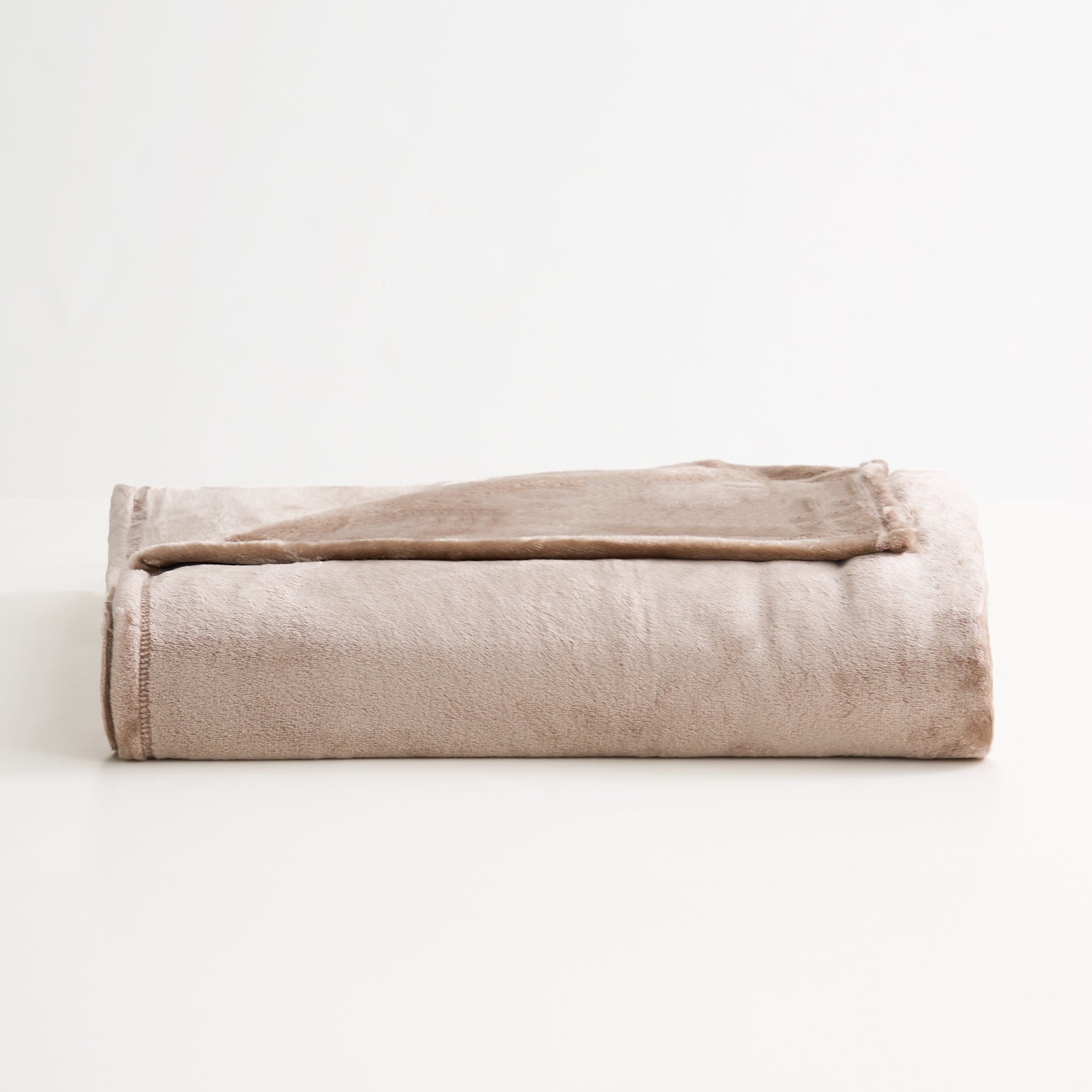 Chic Velvet Flannel Blanket | Ultra-Soft Fabric for Cozy Comfort All Seasons 4