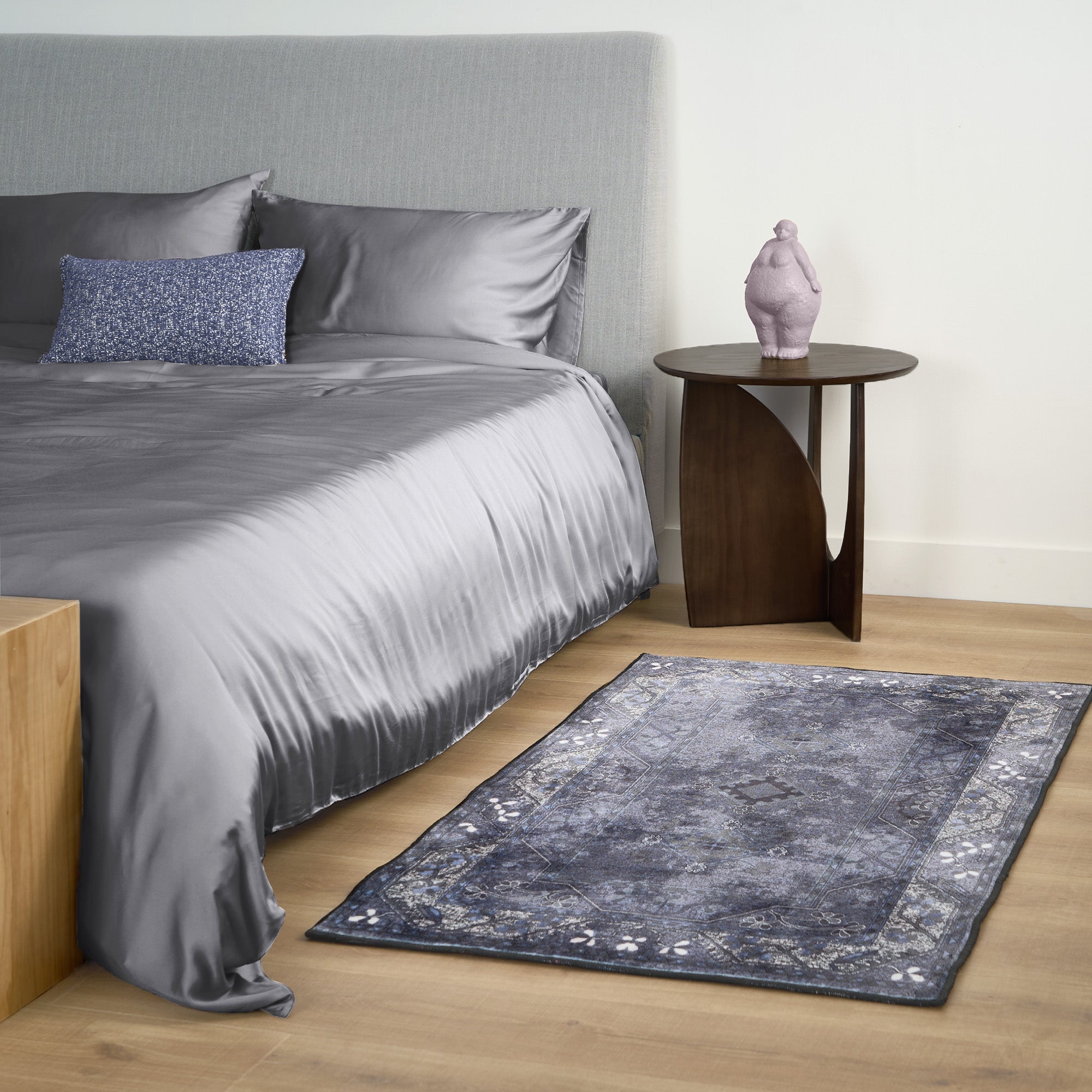 Classic Navy Persian Area Rug | Washable Design with Easy-Clean Surface | Cozy Comfort for Living Room 3