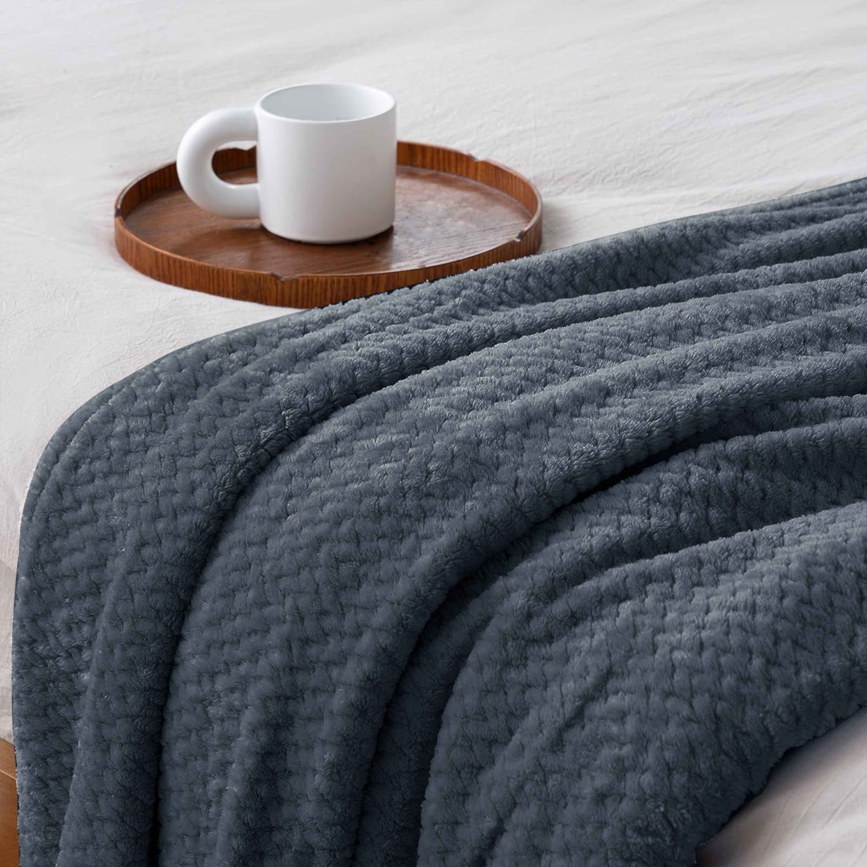 Cozy Fleece Blanket | Ultra-Soft Microfiber Throw Blanket for Comfort and Versatility 7