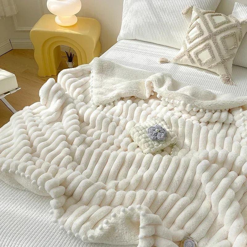 Eila | Faux Lamb's Wool Throw Blanket with Luxurious Softness | Cozy Warmth for Autumn & Winter 3
