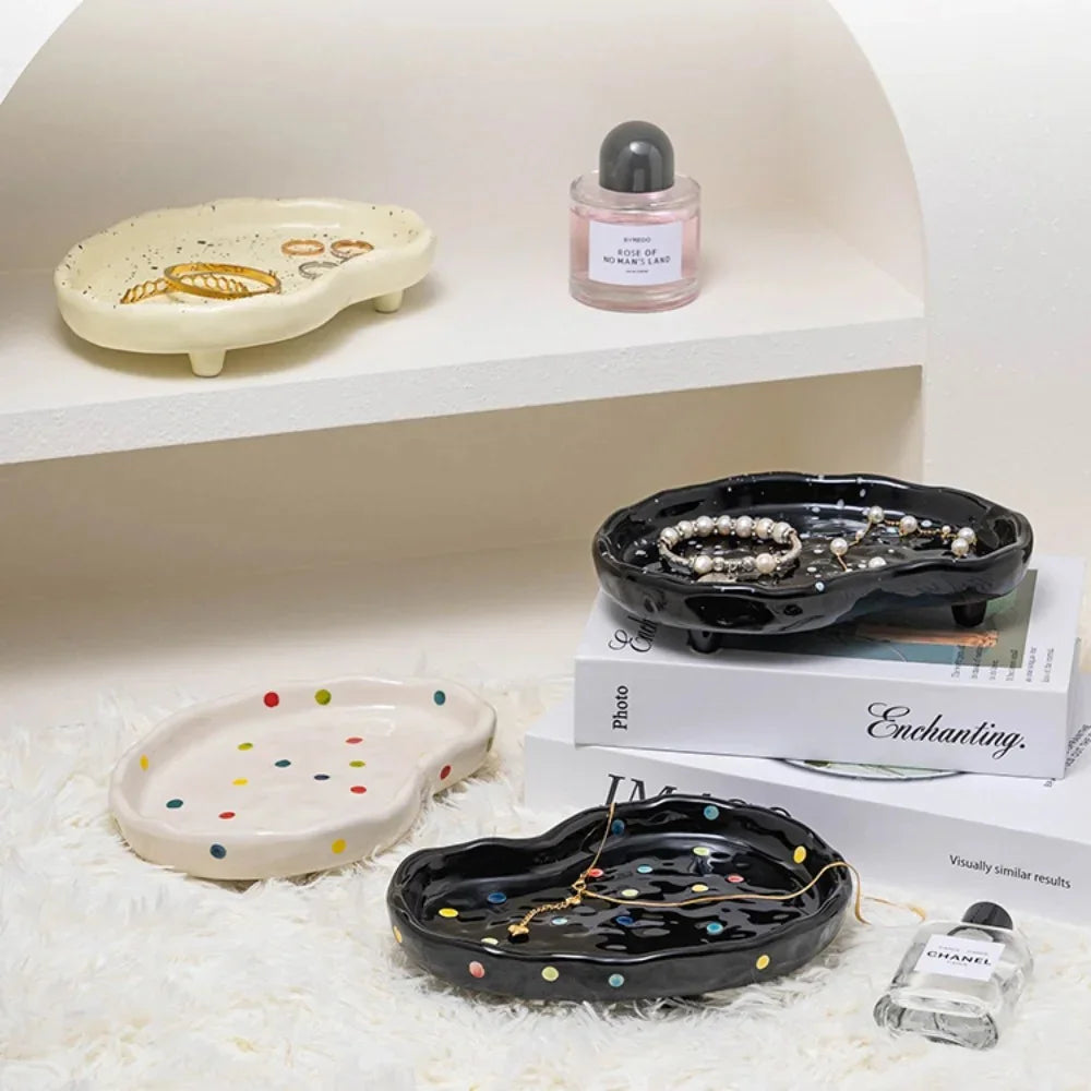 Elegant Ceramic Jewelry Tray with Minimalist Design for Organized Storage 2