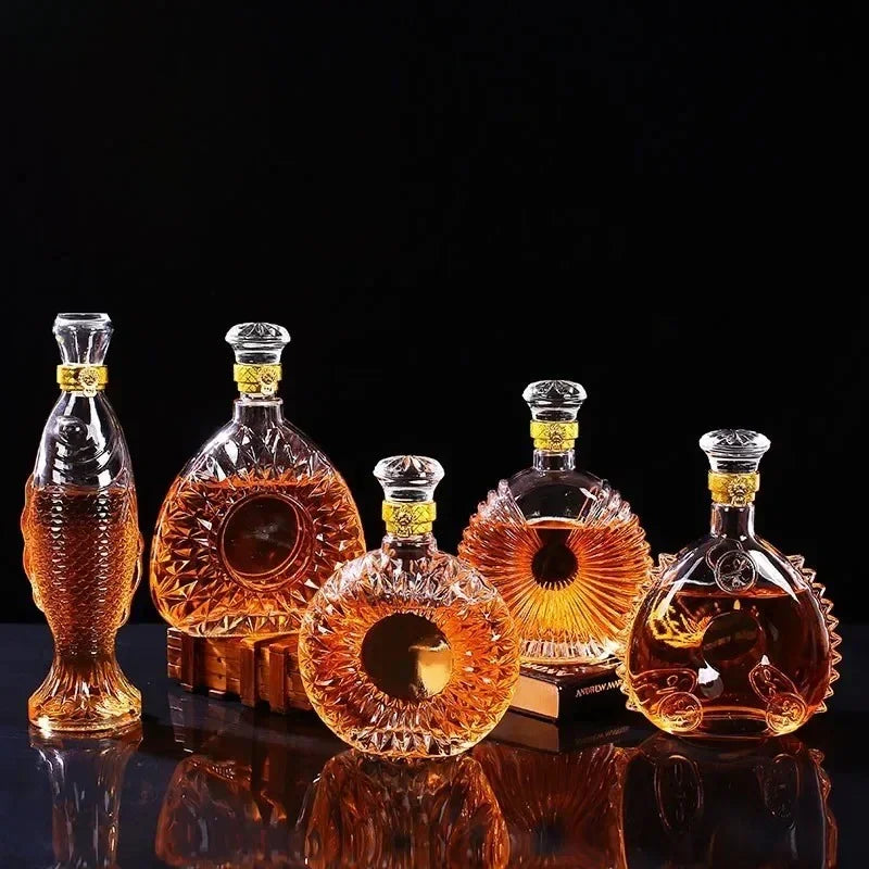 Elegant Crystal Whiskey Decanter with Diamond-Cut Design for Flavor Preservation 1
