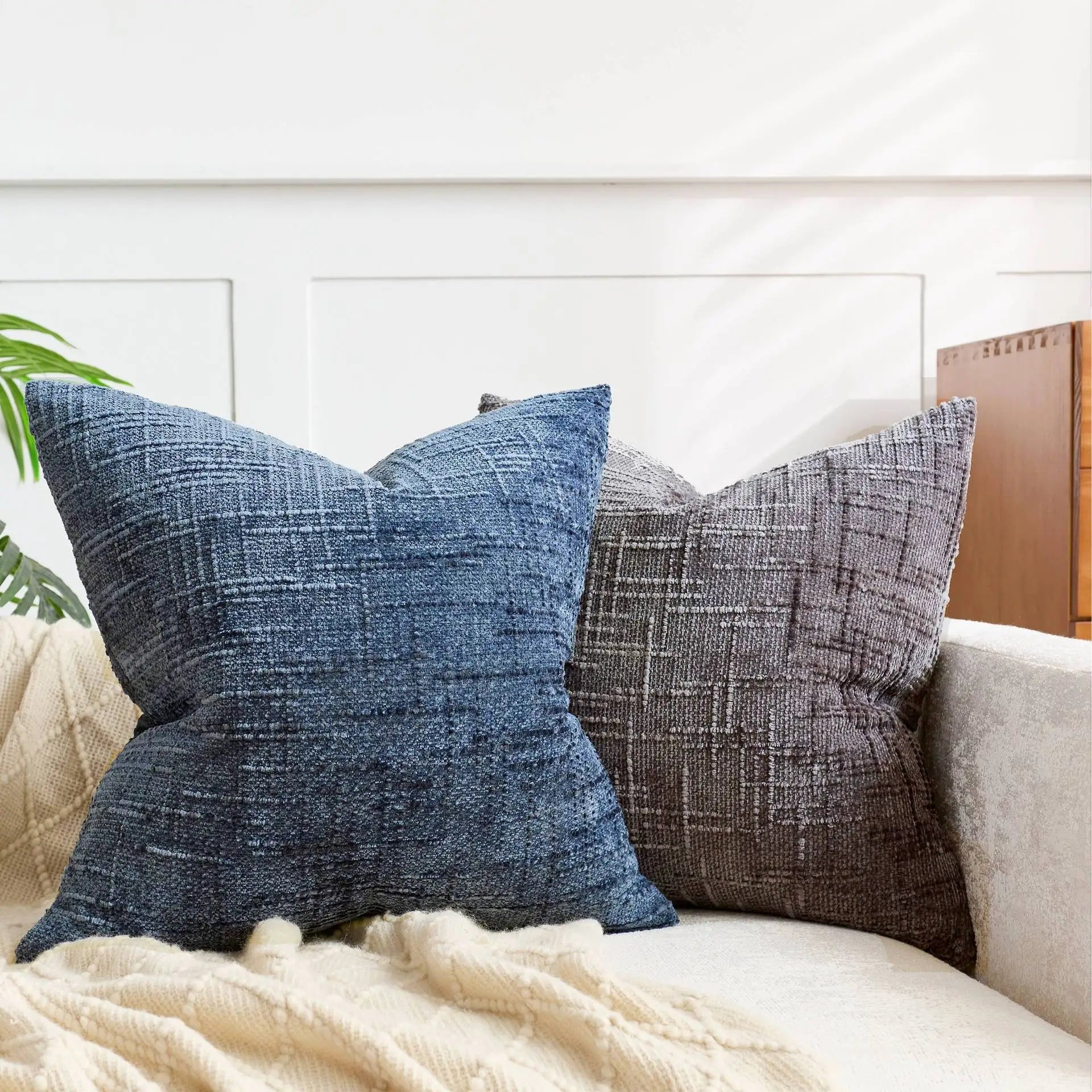 Luxina | Chenille Throw Pillow with Bamboo Structure | Cozy Decorative Accent for Modern Living Spaces 3