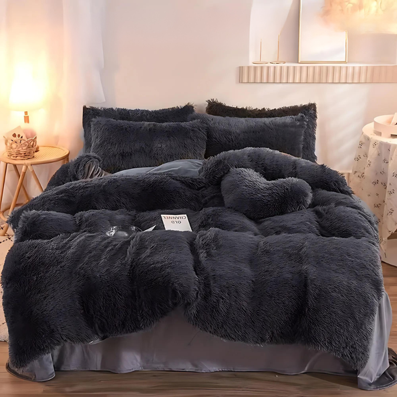 Luxurious Velvet Bedding Set | 3-Piece Duvet Covers with Pillowcases | Soft and Warm for Autumn Comfort 3