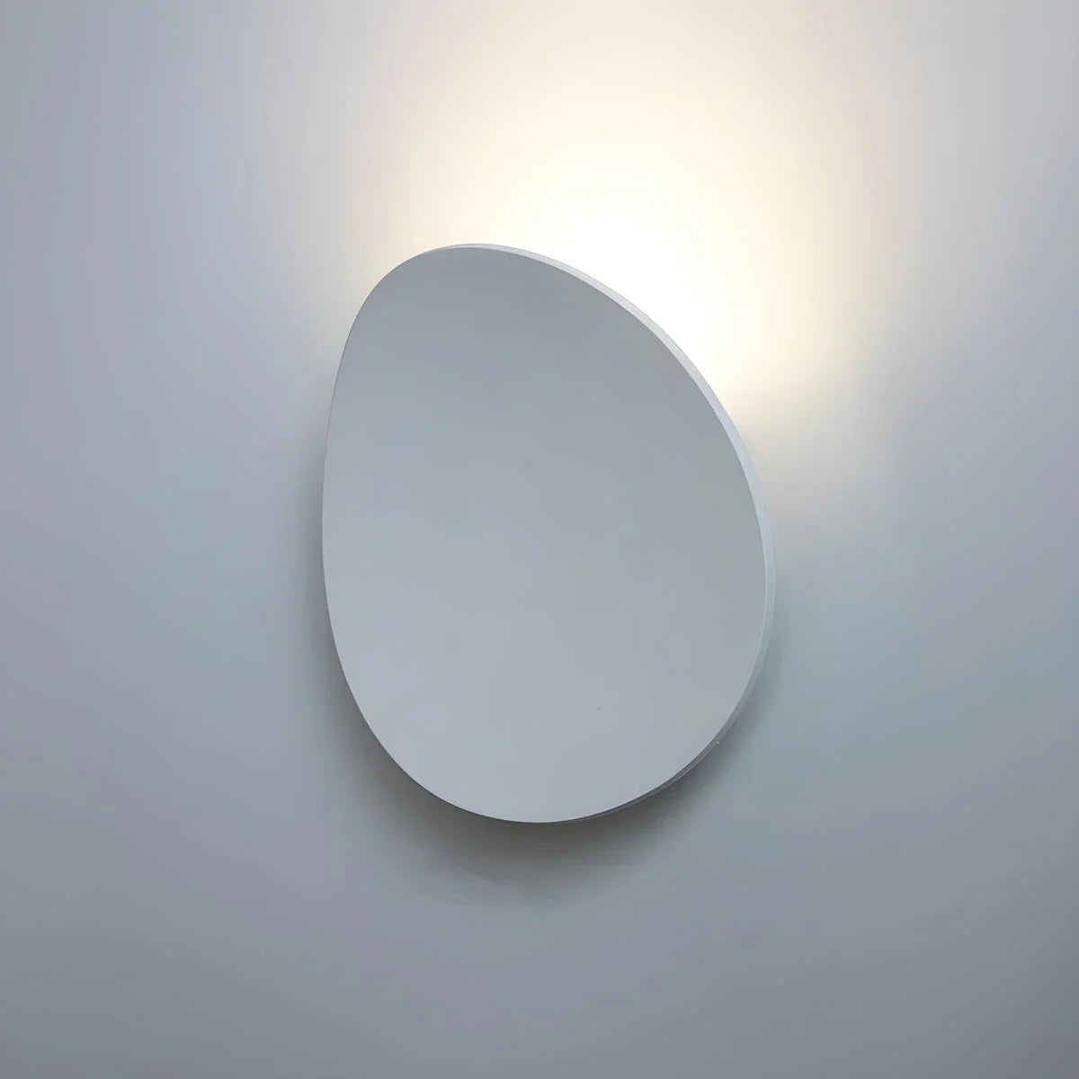 Roma | Modern Wall Lamp with Energy-Efficient LED Lighting | Sleek Design for Elegant Spaces 0