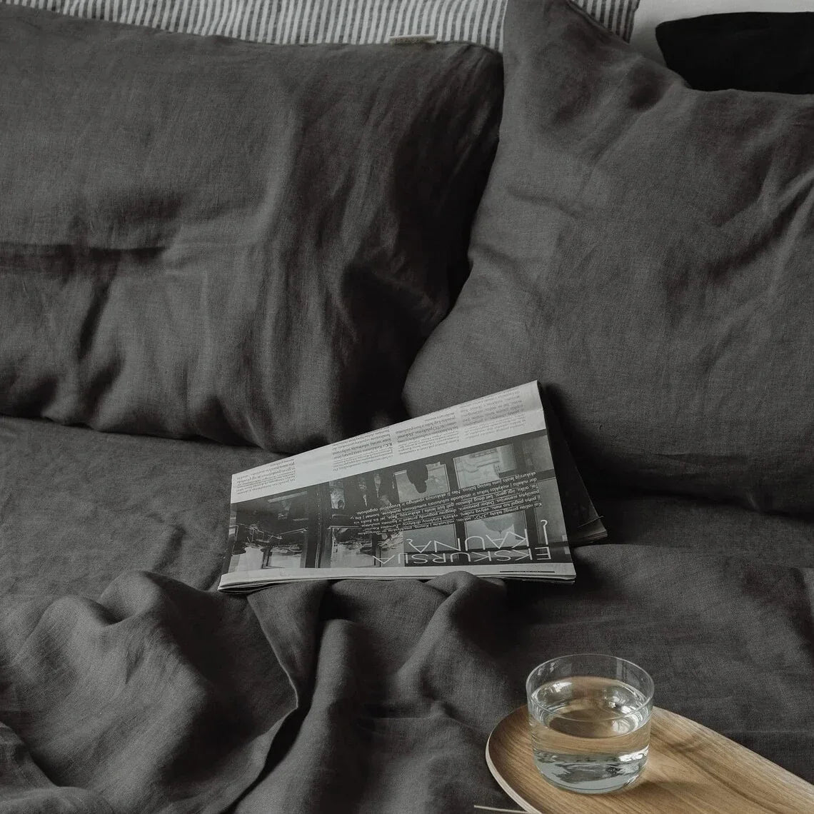 Sebastien Collection | Pure Linen Bedding Set with Matching Pillowcases | Cozy Chic Atmosphere for Stylish Bedrooms 3