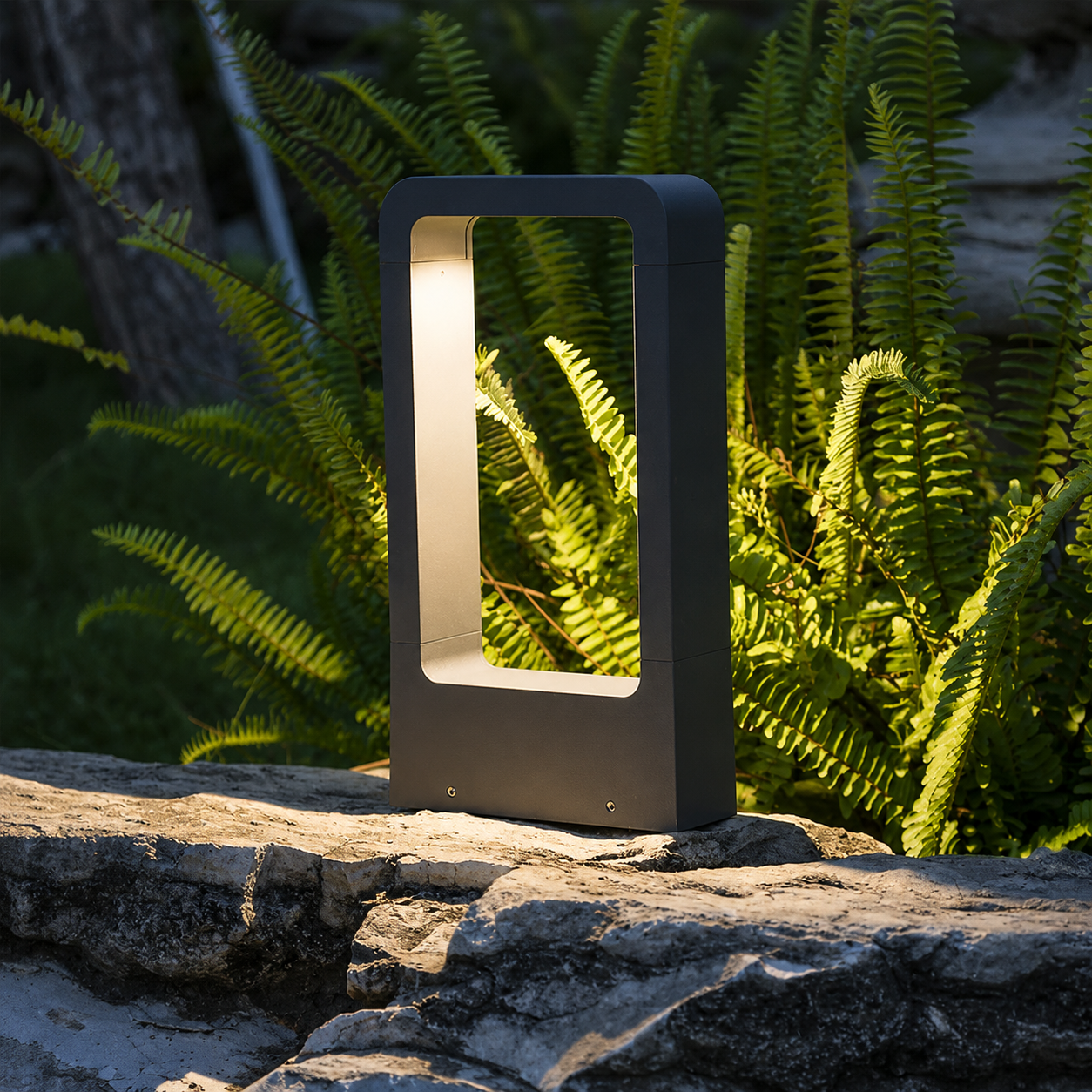 Luna Garden Light