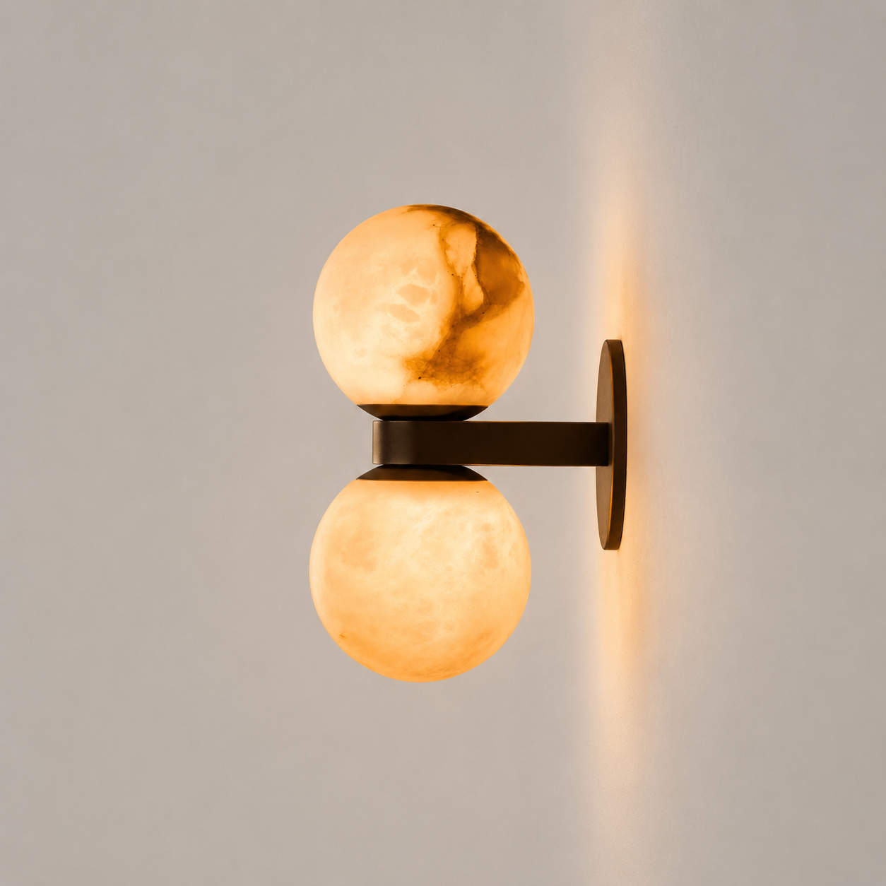 Luna wall lamp with 3-colour changeable LED