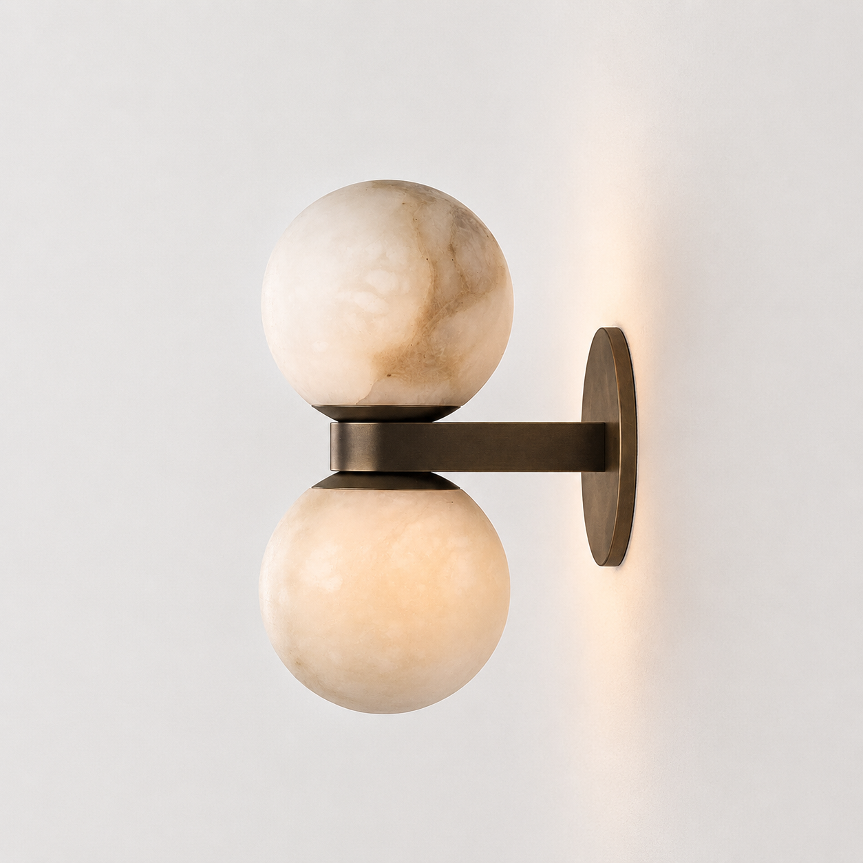 Luna wall lamp side profile view