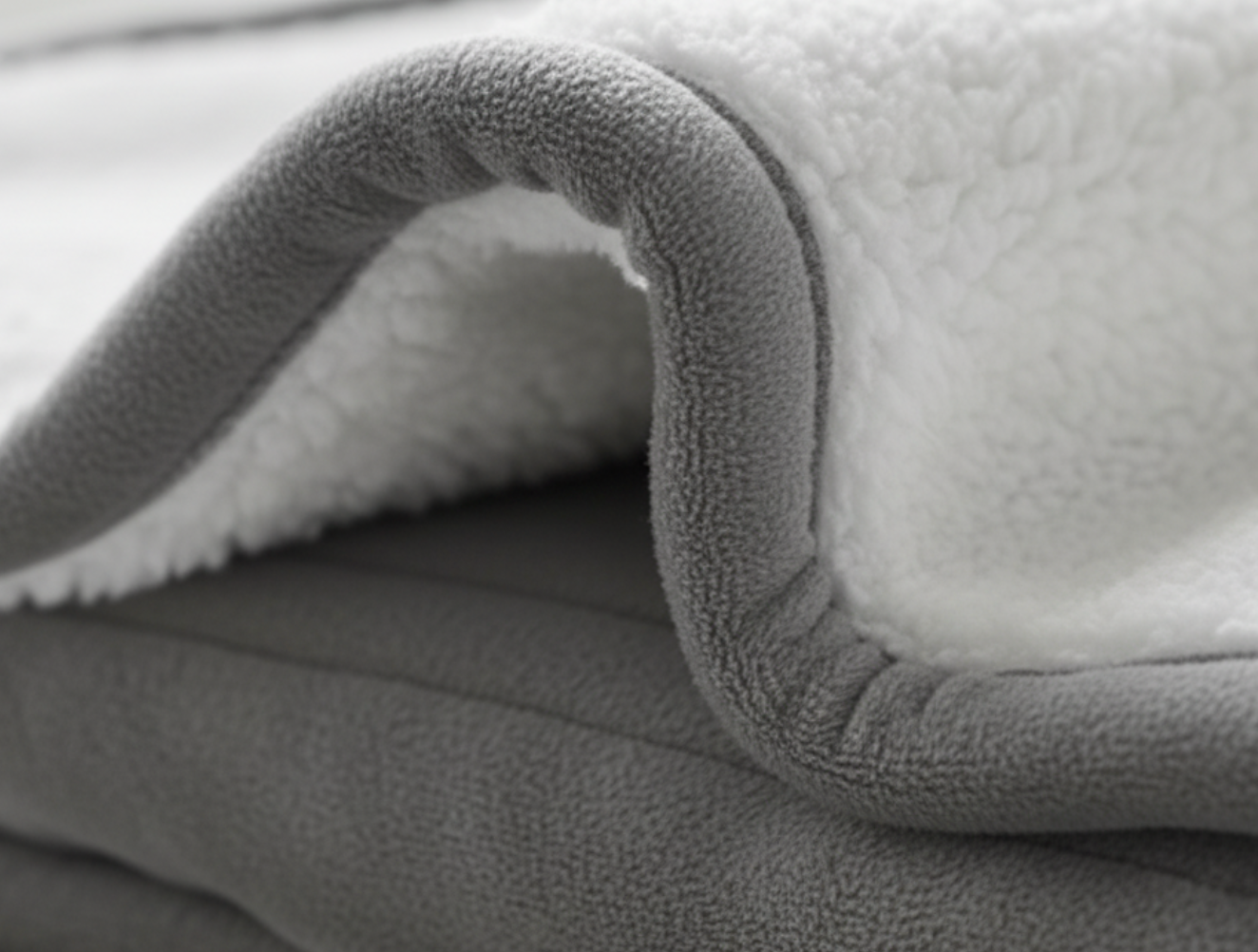 Poppy Electric Heated Blanket controller close-up showing the temperature settings